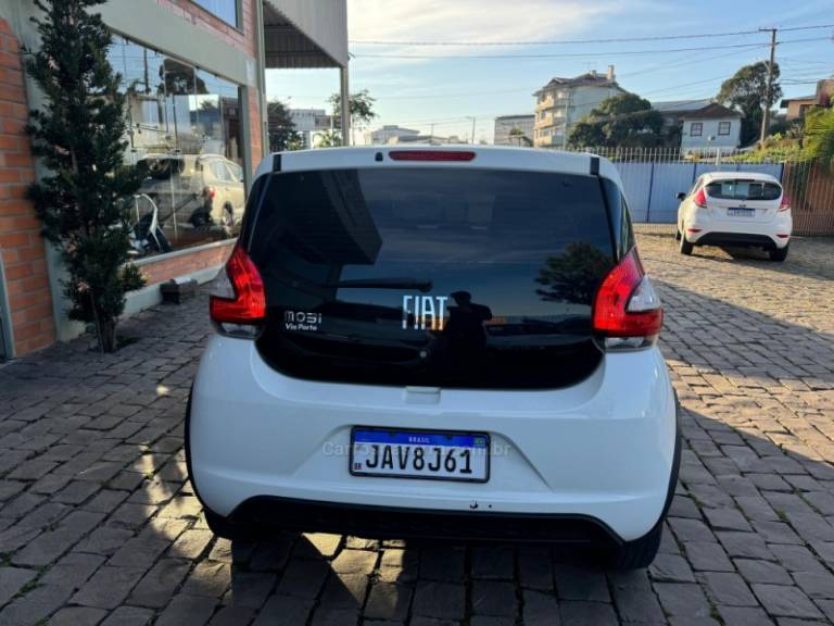 FIAT - MOBI - 2021/2022 - Branca - R$ 55.000,00