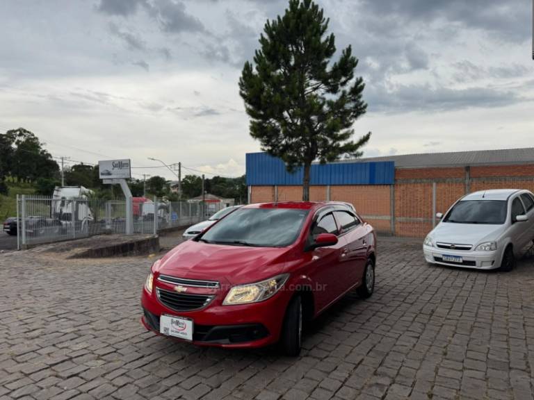 CHEVROLET - PRISMA - 2013/2013 - Vermelha - R$ 41.000,00