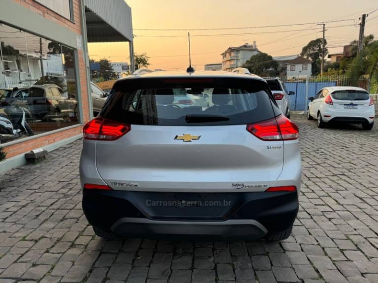 CHEVROLET - TRACKER - 2022/2023 - Prata - R$ 122.000,00