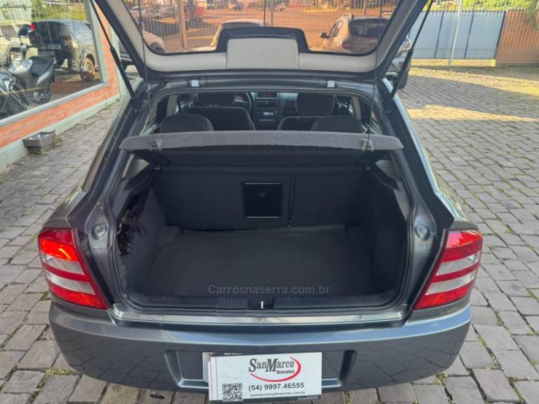 CHEVROLET - ASTRA - 2009/2010 - Cinza - R$ 37.000,00