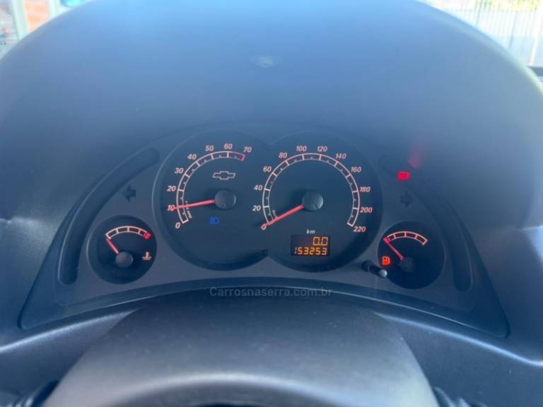 CHEVROLET - CORSA - 2012/2012 - Prata - R$ 35.000,00
