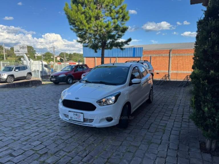 FORD - KA - 2016/2017 - Branca - R$ 40.000,00