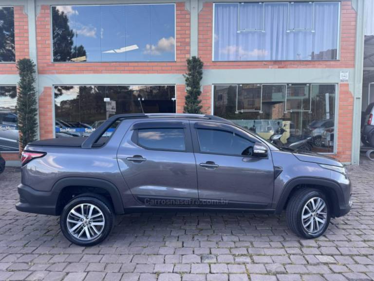 FIAT - STRADA - 2023/2024 - Cinza - R$ 117.000,00