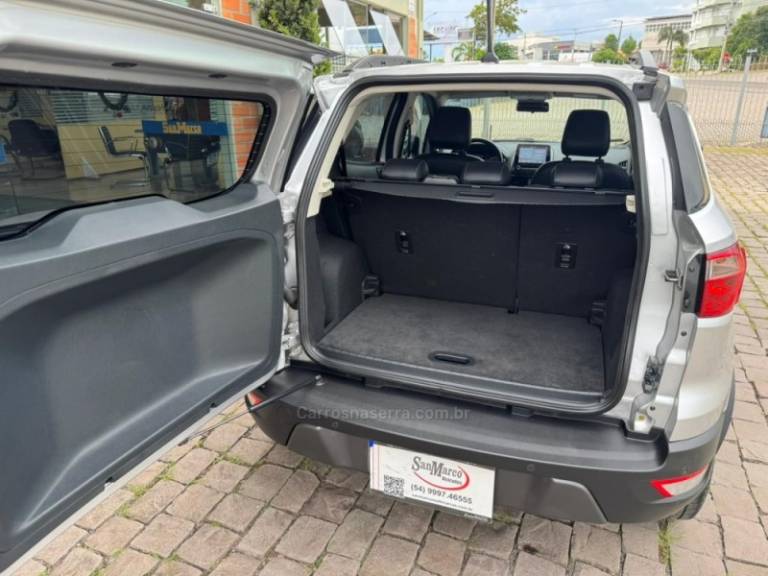 FORD - ECOSPORT - 2018/2019 - Prata - R$ 75.000,00