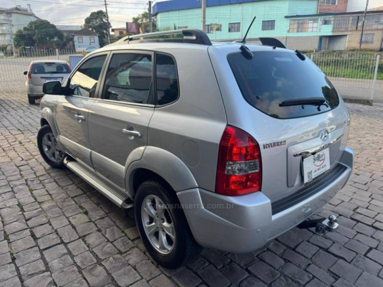 HYUNDAI - TUCSON - 2014/2015 - Prata - R$ 55.000,00