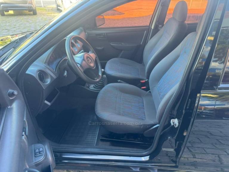 CHEVROLET - CELTA - 2009/2010 - Preta - R$ 27.000,00