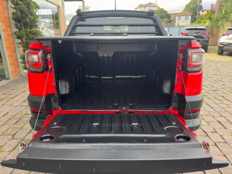 FIAT - STRADA - 2020/2021 - Vermelha - R$ 88.000,00