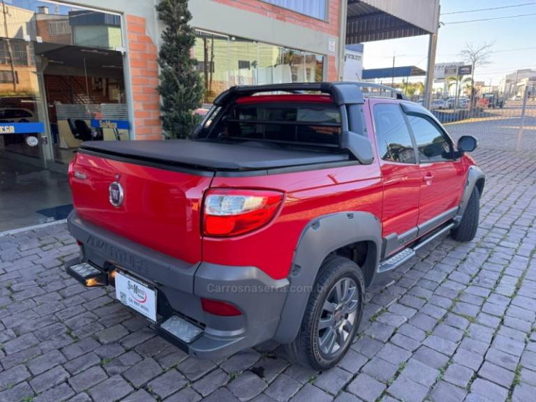 FIAT - STRADA - 2017/2018 - Vermelha - R$ 76.000,00