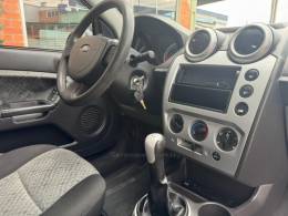 FORD - FIESTA - 2011/2012 - Vermelha - R$ 33.000,00