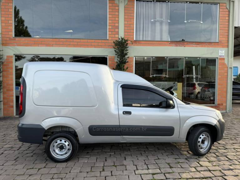 FIAT - FIORINO - 2018/2019 - Prata - R$ 70.500,00