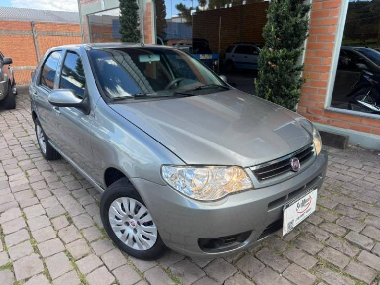 FIAT - PALIO - 2015/2015 - Cinza - R$ 35.000,00