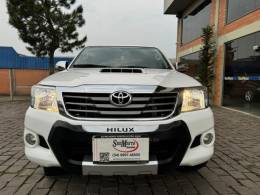 TOYOTA - HILUX - 2013/2013 - Branca - R$ 132.000,00