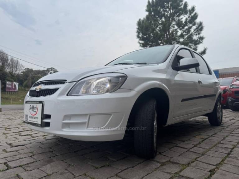 CHEVROLET - CELTA - 2014/2015 - Branca - R$ 35.000,00
