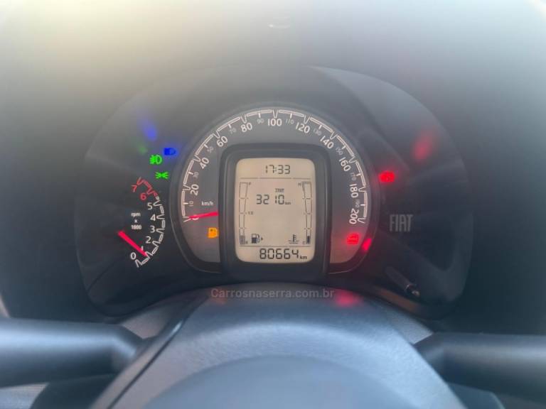 FIAT - MOBI - 2016/2017 - Vermelha - R$ 45.000,00