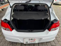 CHEVROLET - ONIX - 2013/2013 - Branca - R$ 40.000,00