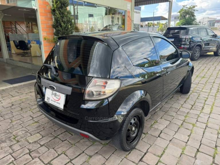 FORD - KA - 2011/2012 - Preta - R$ 27.000,00