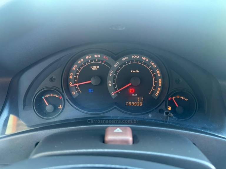 CHEVROLET - CELTA - 2009/2010 - Preta - R$ 27.000,00