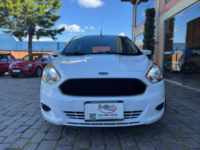 FORD - KA - 2016/2017 - Branca - R$ 40.000,00