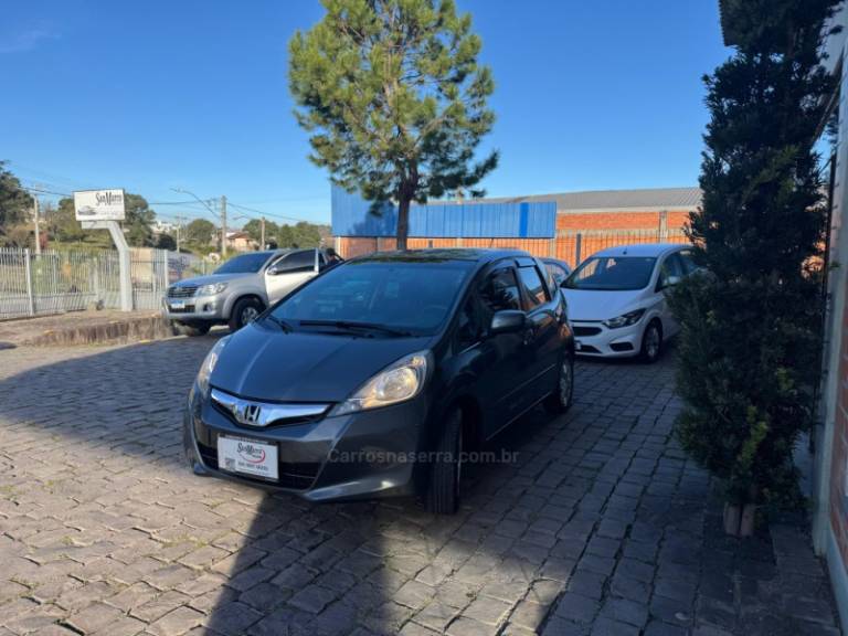 HONDA - FIT - 2012/2013 - Cinza - R$ 56.000,00
