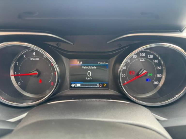 CHEVROLET - TRACKER - 2022/2023 - Prata - R$ 110.000,00