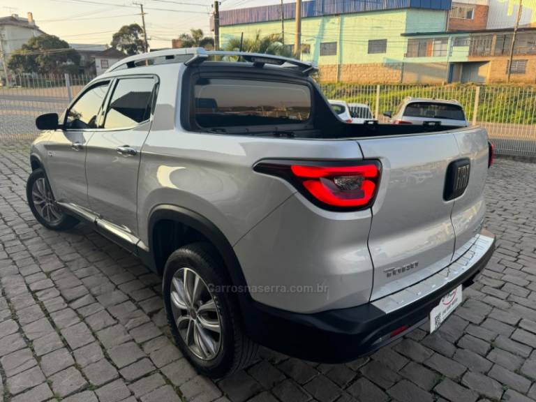 FIAT - TORO - 2018/2019 - Prata - R$ 114.000,00