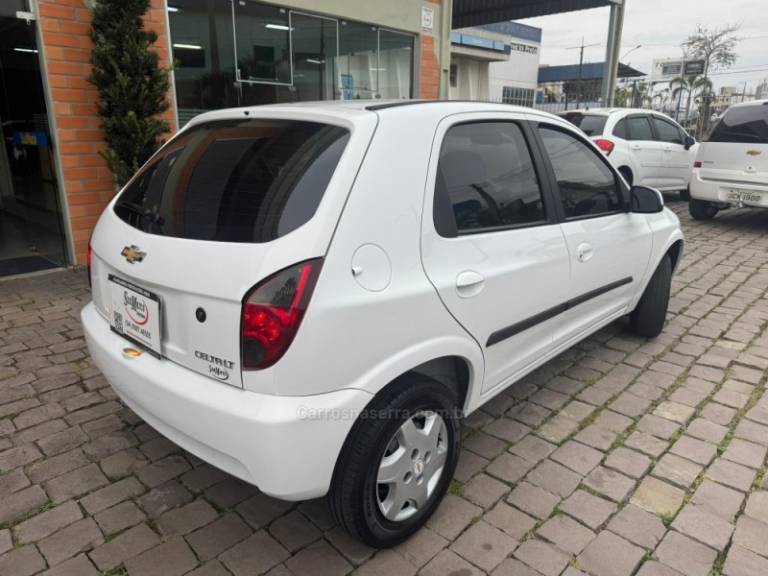 CHEVROLET - CELTA - 2014/2015 - Branca - R$ 35.000,00