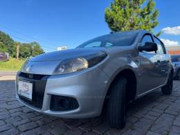 RENAULT - SANDERO - 2013/2014 - Prata - R$ 32.000,00