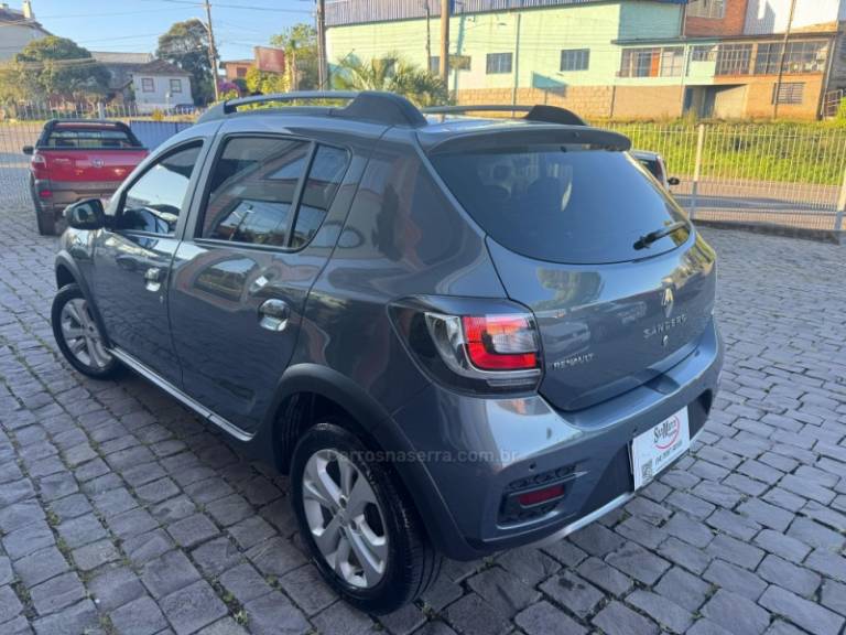 RENAULT - SANDERO - 2018/2019 - Cinza - R$ 59.000,00