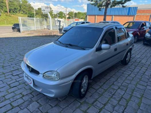 CHEVROLET - CORSA - 2000/2001 - Prata - R$ 14.000,00