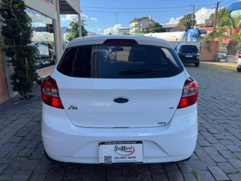 FORD - KA - 2016/2017 - Branca - R$ 40.000,00
