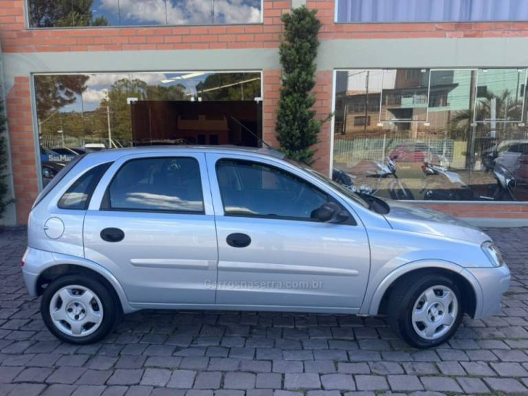 CHEVROLET - CORSA - 2012/2012 - Prata - R$ 35.000,00
