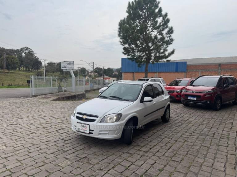 CHEVROLET - CELTA - 2014/2015 - Branca - R$ 35.000,00