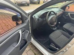 RENAULT - SANDERO - 2013/2014 - Prata - R$ 34.000,00