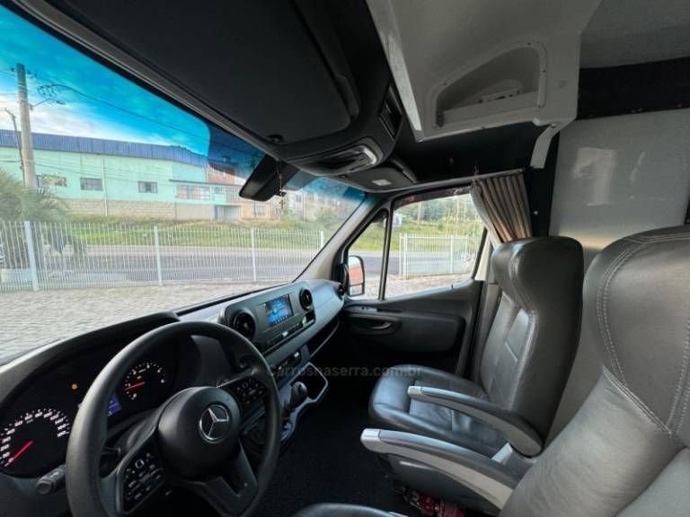 MERCEDES-BENZ - SPRINTER - 2021/2022 - Branca - R$ 700.000,00