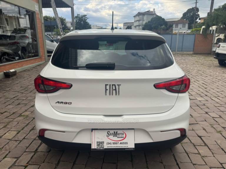 FIAT - ARGO - 2018/2019 - Branca - R$ 55.000,00