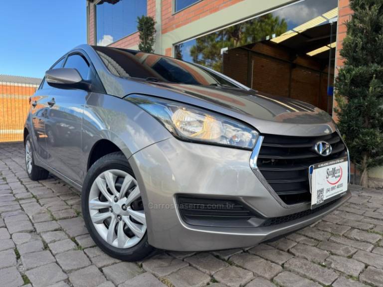 HYUNDAI - HB20 - 2018/2018 - Prata - R$ 58.000,00