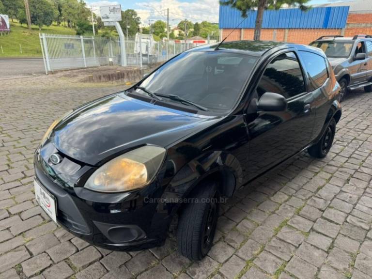 FORD - KA - 2011/2012 - Preta - R$ 27.000,00