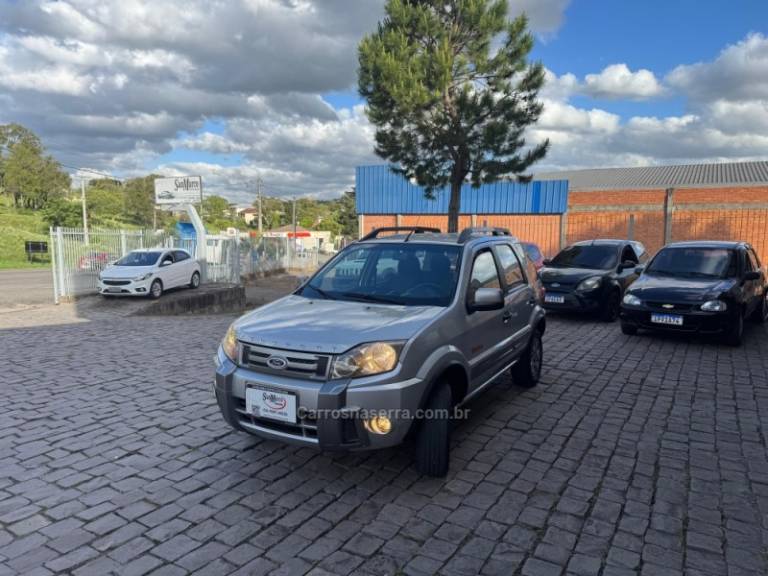 FORD - ECOSPORT - 2011/2012 - Prata - R$ 45.000,00