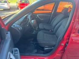 RENAULT - SANDERO - 2011/2012 - Vermelha - R$ 30.000,00