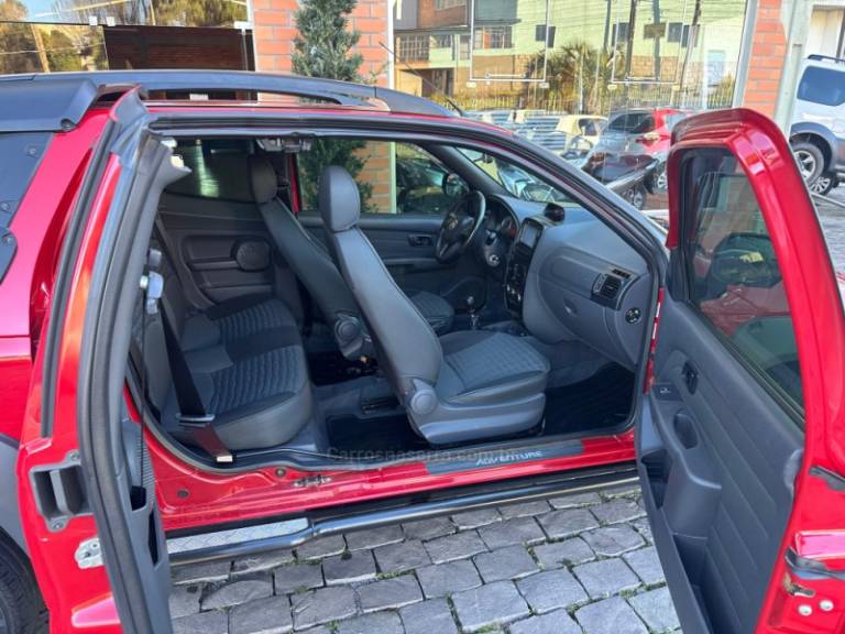 FIAT - STRADA - 2017/2018 - Vermelha - R$ 76.000,00