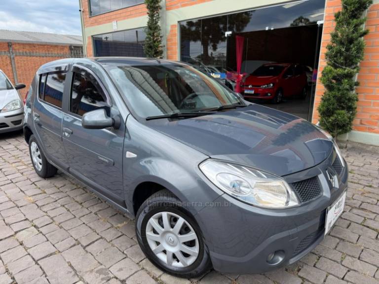 RENAULT - SANDERO - 2010/2011 - Prata - R$ 28.500,00