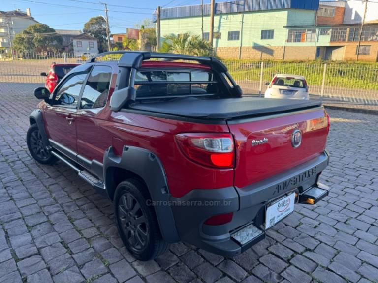 FIAT - STRADA - 2017/2018 - Vermelha - R$ 76.000,00