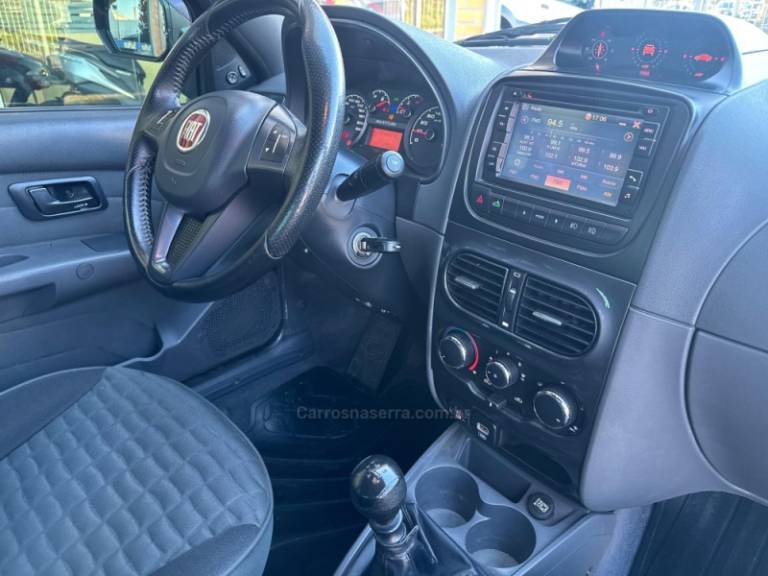 FIAT - STRADA - 2017/2018 - Vermelha - R$ 76.000,00
