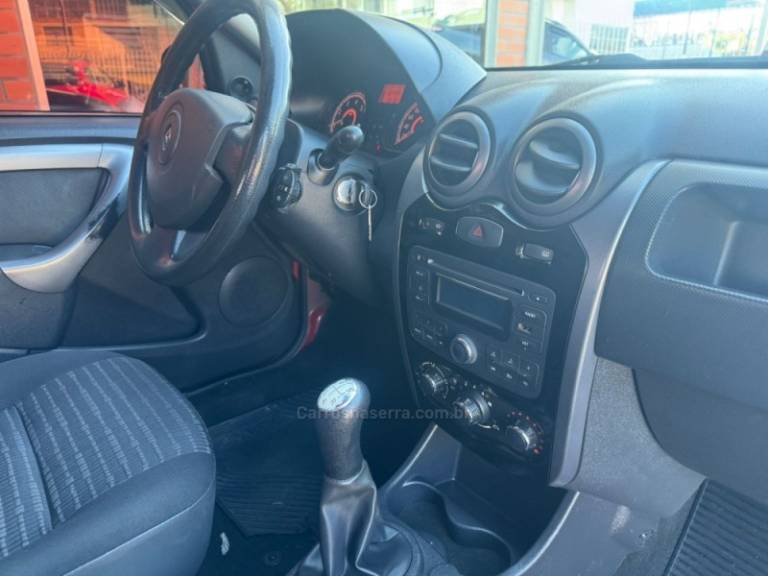 RENAULT - SANDERO - 2011/2012 - Vermelha - R$ 30.000,00