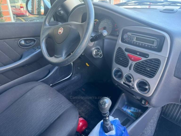 FIAT - PALIO - 2013/2014 - Branca - R$ 34.500,00