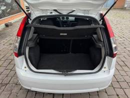 FORD - FIESTA - 2008/2009 - Branca - R$ 23.000,00