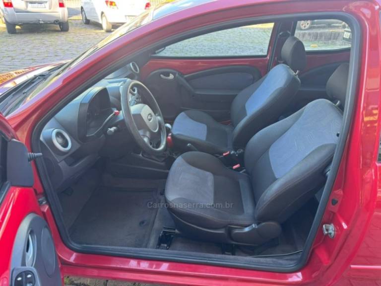 FORD - KA - 2012/2013 - Vermelha - R$ 31.000,00