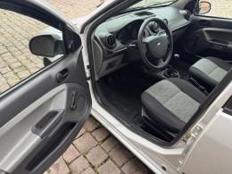FORD - FIESTA - 2008/2009 - Branca - R$ 23.000,00