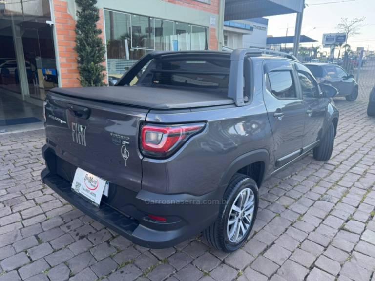 FIAT - STRADA - 2023/2024 - Cinza - R$ 117.000,00
