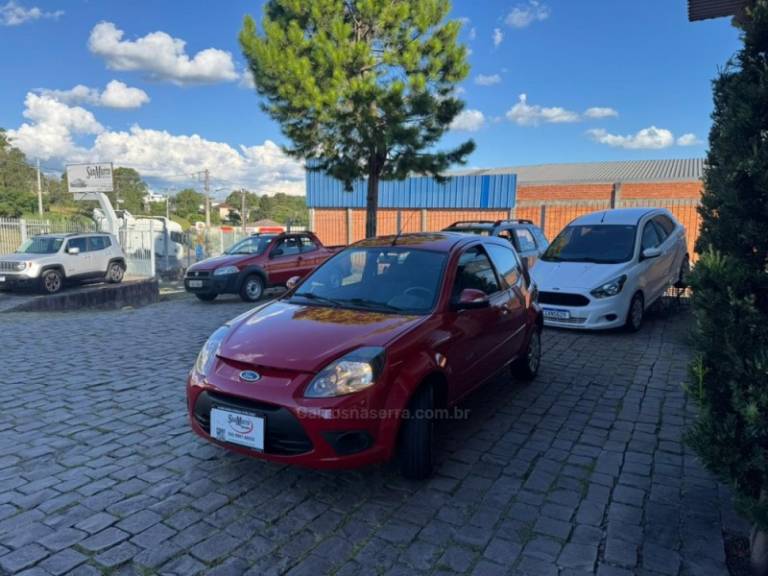 FORD - KA - 2012/2013 - Vermelha - R$ 31.000,00
